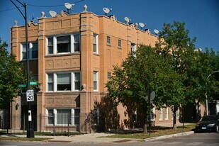 3350 W Grace St in Chicago, IL - Building Photo