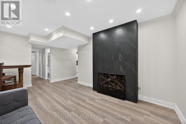 76 Logan Ct in Barrie, ON - Building Photo - Building Photo