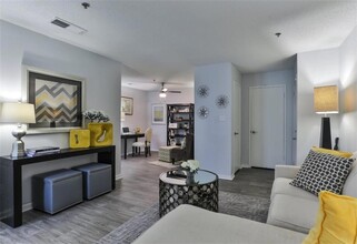 4098 S Cobb Dr SE in Smyrna, GA - Building Photo - Building Photo