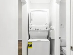 2727-2741 Abbot Kinney Blvd in Los Angeles, CA - Building Photo - Building Photo