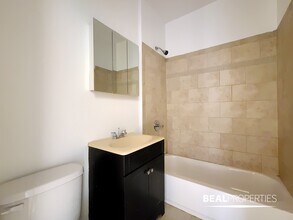 831 W Waveland Ave in Chicago, IL - Building Photo - Building Photo