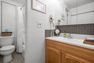 221 Vine St in Philadelphia, PA - Building Photo - Building Photo