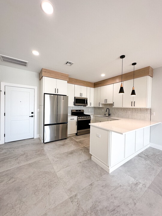 56 Brill St, Unit 5 in Newark, NJ - Building Photo