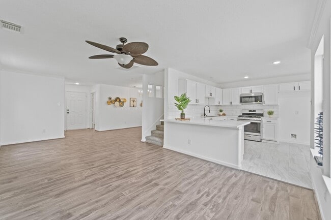 6310 Mountain Pines Ln