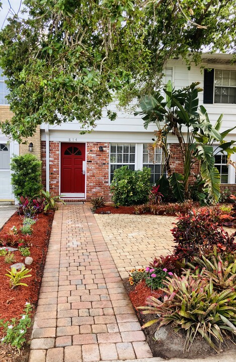 814 Dahlia Ln in Vero Beach, FL - Building Photo