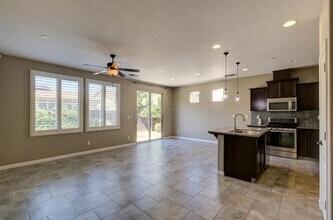 3260 Alps Ln in Clovis, CA - Building Photo - Building Photo
