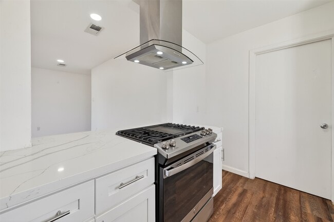 23567 Pine Forest Dr in New Caney, TX - Building Photo - Building Photo