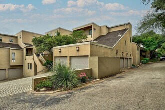 1707 Spyglass Dr, Unit 61 in Austin, TX - Building Photo - Building Photo