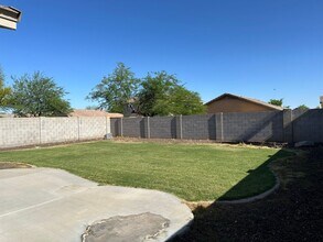1796 W Half Moon Cir in San Tan Valley, AZ - Building Photo - Building Photo