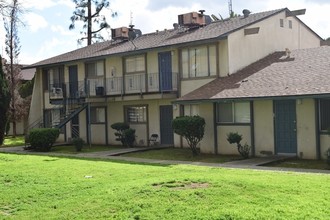 Las Palmas Apartments in Fresno, CA - Building Photo - Building Photo