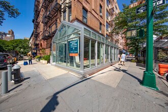 320 Columbus Ave in New York, NY - Foto de edificio - Building Photo