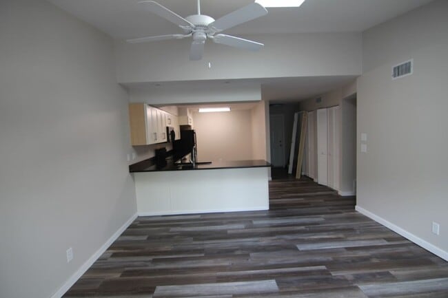 337 Woodside Dr in Iowa City, IA - Building Photo - Building Photo