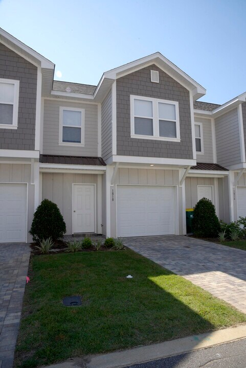 1818 Stable Ln in Fort Walton Beach, FL - Building Photo
