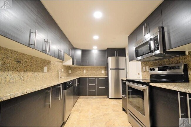 73 Thatcher St in Brookline, MA - Building Photo - Building Photo