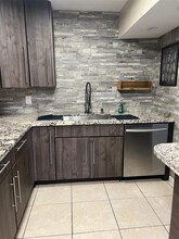 805 SW 30th St in Fort Lauderdale, FL - Foto de edificio - Building Photo