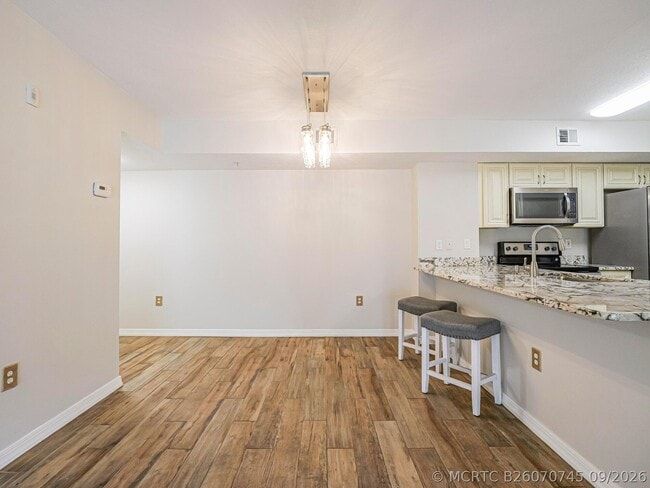 property at 1590 S 42ND Cir