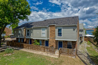 Willowbrook North Townhomes in Austin, TX - Foto de edificio - Primary Photo