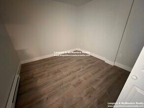 67 Park Dr, Unit D in Boston, MA - Foto de edificio - Building Photo