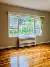 15-42-42 Utopia Pkwy in Queens, NY - Building Photo - Building Photo