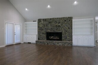 7023 Briarmeadow Dr in Dallas, TX - Building Photo - Building Photo