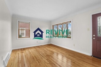 9725 Fox Ave in Allen Park, MI - Building Photo - Building Photo