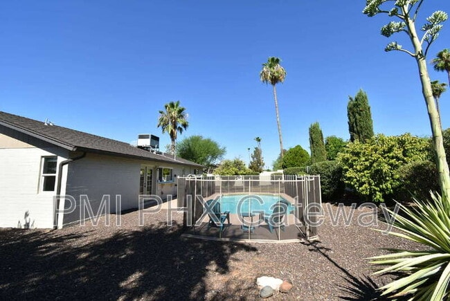 5312 E Gelding Dr in Scottsdale, AZ - Building Photo - Building Photo
