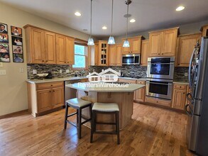 15420 Plumstone Dr in Eden Prairie, MN - Building Photo - Building Photo