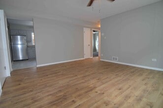 2064 N 18th Ave, Unit Unit GF in Melrose Park, IL - Building Photo - Building Photo