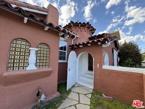 1229 S Dunsmuir Ave in Los Angeles, CA - Building Photo - Building Photo