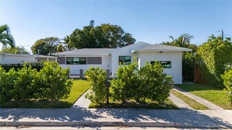7548 Adventure Ave in North Bay Village, FL - Building Photo