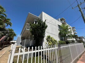 8321 Crespi Blvd in Miami, FL - Building Photo