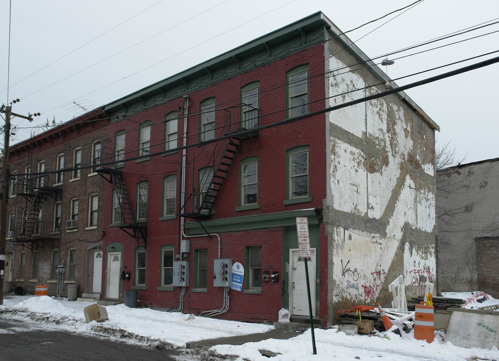 185 Renwick St in Newburgh, NY - Building Photo