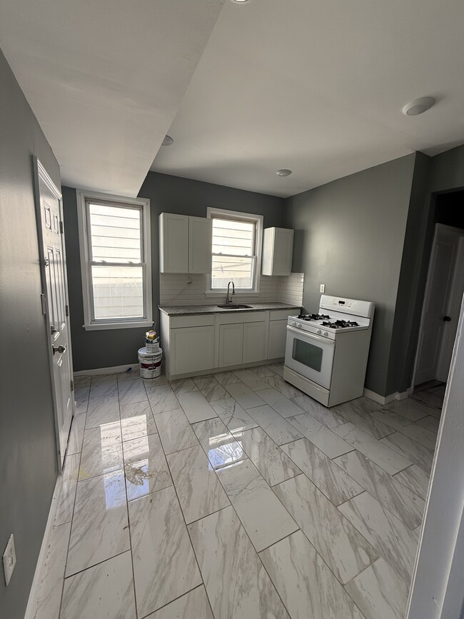 113 Isabella Ave, Unit 113 Isabella Ave Unit 2