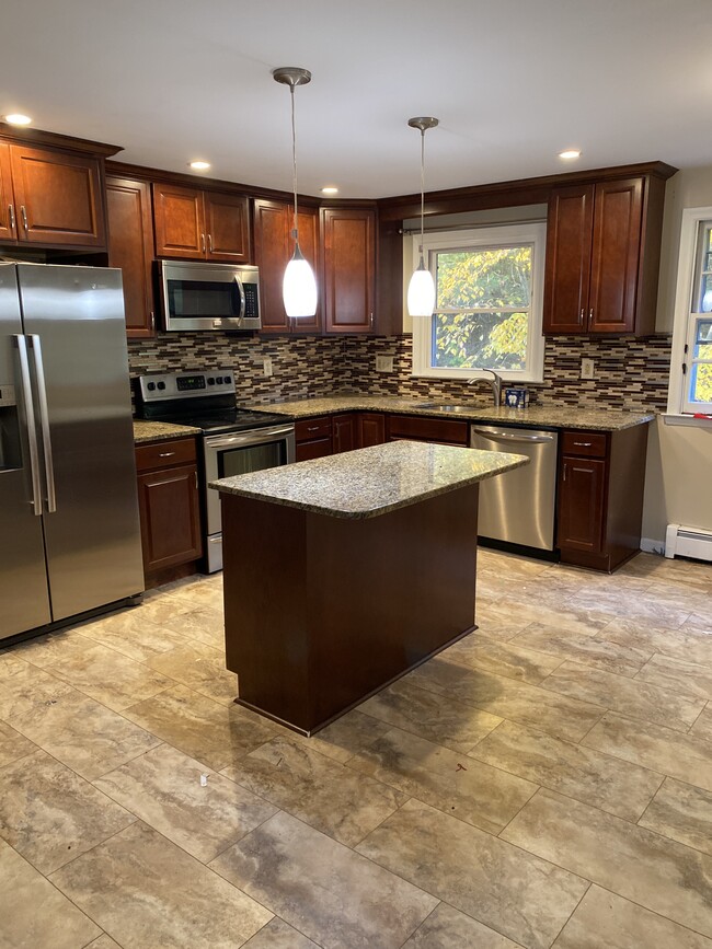 270 New Britain Ave, Unit 270 NB AVE Unit 2
