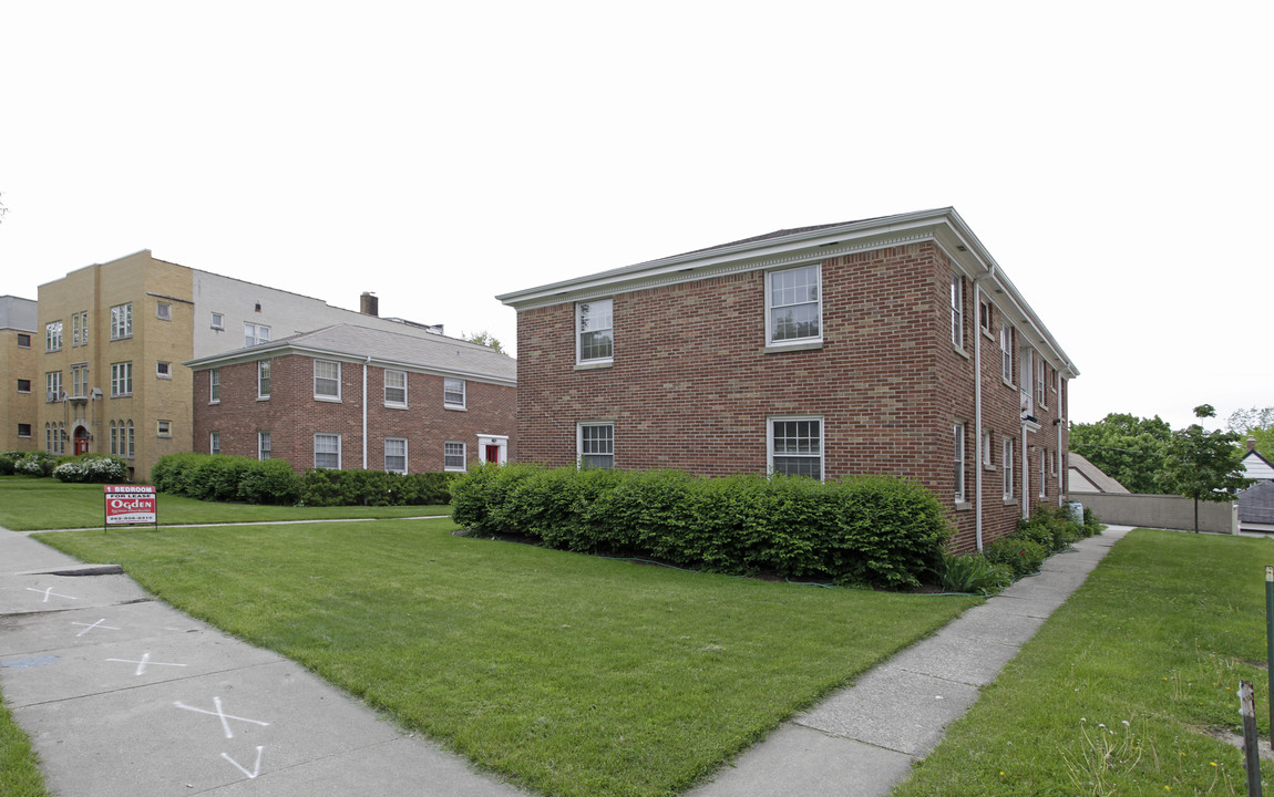 Martin Adlon Apartments in Milwaukee, WI - Foto de edificio