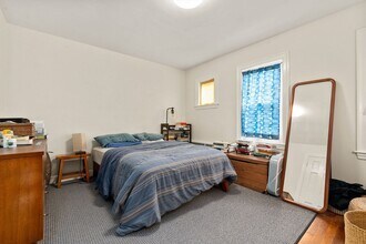 2 Garden Ct, Unit #4 in Cambridge, MA - Foto de edificio - Building Photo