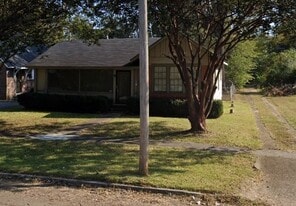 210 Cherry St in Clarksdale, MS - Building Photo