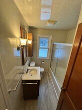 108 Glenbrook Rd in Rochester, NY - Foto de edificio - Building Photo