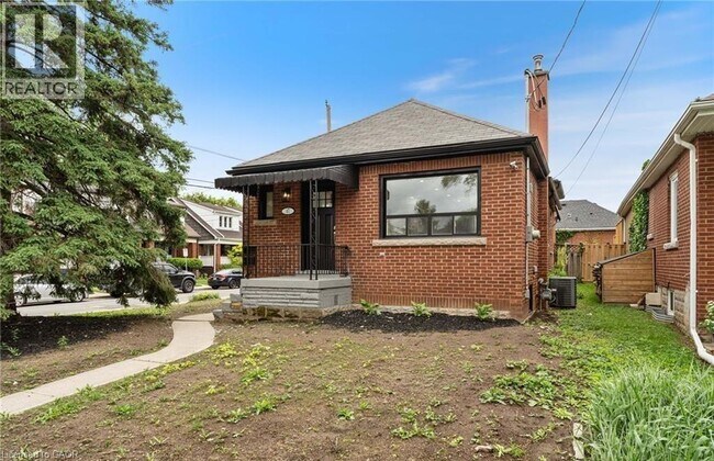 47 MacDonald Ave in Hamilton, ON - Building Photo - Building Photo