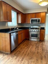 1667 Hinterlong Ln in Naperville, IL - Foto de edificio - Building Photo