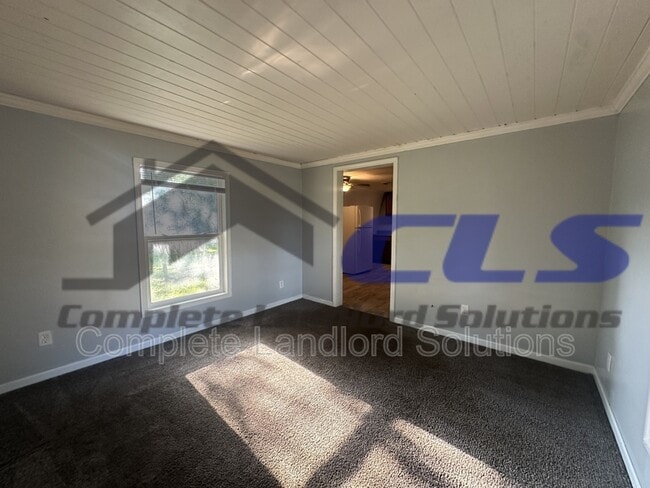 property at 626 E Curry Dr