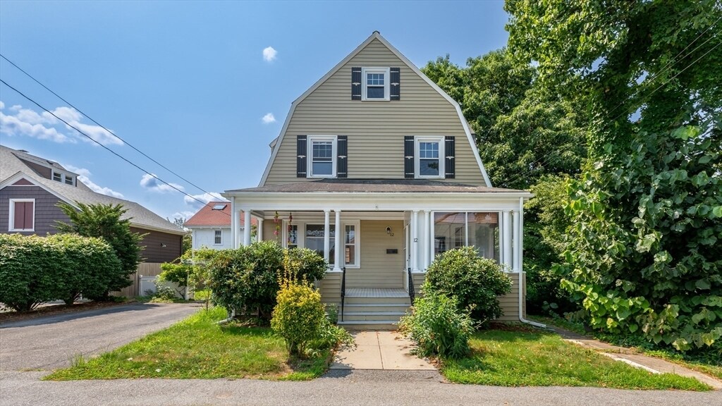 12 Summer St in Waltham, MA - Building Photo