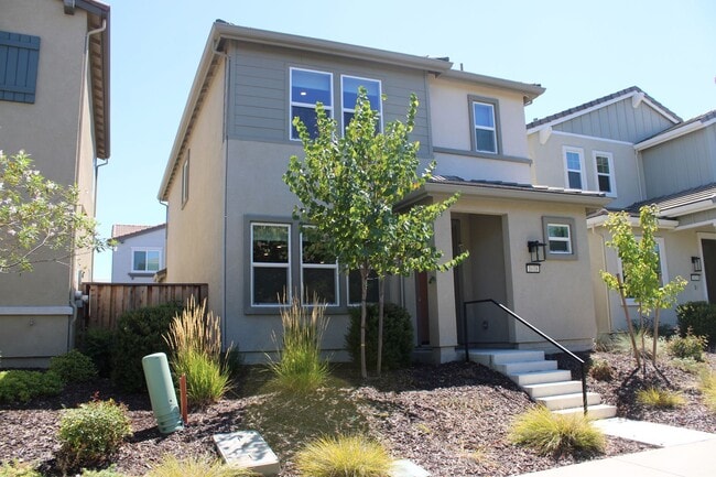 1618 Scarlet Ash Ave in Sacramento, CA - Foto de edificio - Building Photo