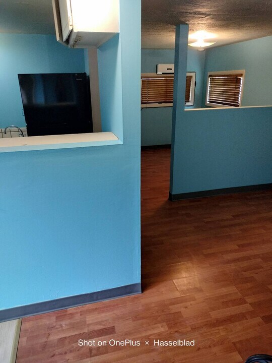1214 NE 60th Ave, Unit Guest House in Portland, OR - Building Photo