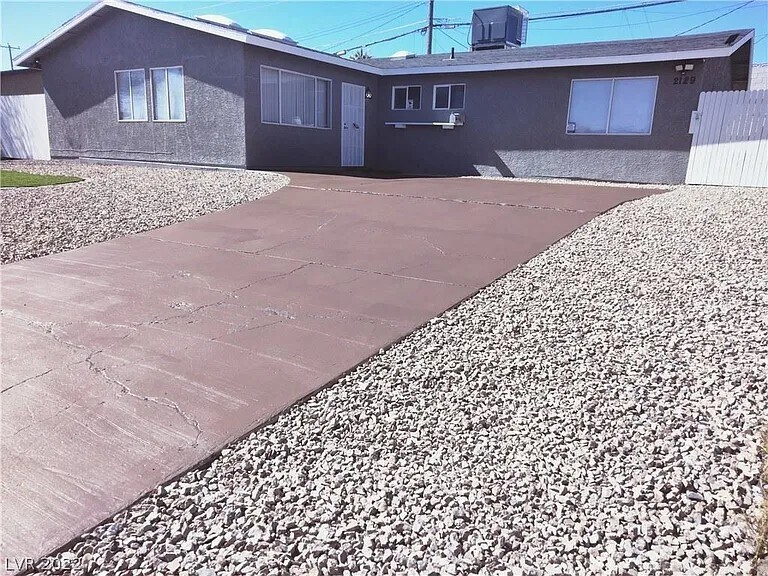 2129 Travis St in North Las Vegas, NV - Building Photo