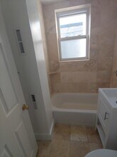 224 Hanover St, Unit 15 in Boston, MA - Foto de edificio - Building Photo