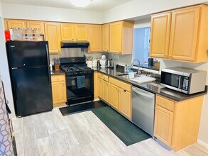 16 Mateus Way in Gaithersburg, MD - Building Photo - Building Photo