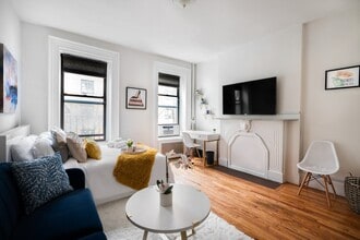 327 E 75th St in New York, NY - Building Photo - Building Photo