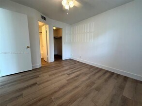 4039 NW 87th Ave in Sunrise, FL - Building Photo - Building Photo