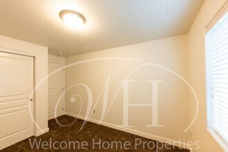 1330 Southwest Greeley Street in College Place, WA - Building Photo - Building Photo